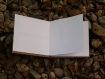 Mini-book fait main en carton et papier kraft 