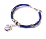 Bracelet suédine bleue foncée , breloque dauphin perle blanche 