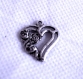 Breloque cœur sculpté couleur argent antique 20 mm x 20 mm 