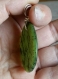 Jade néphrite pendentif monté sur fil d'argent 950 recuit. 