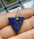 Lapis lazuli en pendentif triangulaire montée sur fil d'argent 950 