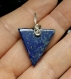 Lapis lazuli en pendentif triangulaire montée sur fil d'argent 950 