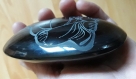 Grand galet obsidienne oeil céleste du mexique avec gravure de bouddha 