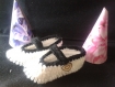Chaussure noir et blanche fait au crochet pour les bébés 
