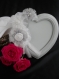 Adorable cadre porte photo gris patiné au style shabby romantique et ses fleurs en mousseline et dentelle 