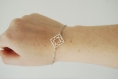 Bracelet leya avec une figure géométrique carrée 