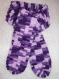 Écharpe en laine pompon violet violette 