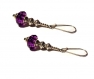 Boucles d'oreilles vintage , perles violettes foncées 