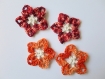 713 - lot de 4 fleurs au crochet - blanc, orange, rouge - Ø 5 cm 
