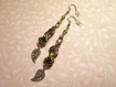 560 - boucles d'oreilles fil d'aluminium longues, marron, vert anis, perle de rocaille 