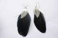 Boucles d'oreilles plumes noires et feuilles argentées 