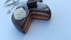 Porte-clés fimo gâteau chocolat