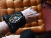 Manchette -bracelet en velours et médaillon 