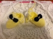 Chaussons bebe 0/6mois ou poupee tricot laine jaune avec petits nœuds bleu marine 