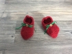 Chaussons bebe 0/3 mois ou poupee tricot laine rouge bordeaux avec petits nœuds 