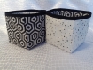 Corbeilles vide-poches réversibles en lot de 2 motifs graphiques et étoiles en gris et noir 