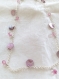 Collier avec breloque nacre rose et perles rose 