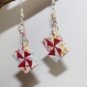 Boucles d'oreilles en origami en forme de pochette rose et blanche à fleurs 