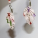Boucles d'oreilles en origami en forme de feuille rose à fleurs multicolores 