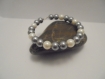 Bracelet femme perles blanc nacré, gris argenté et argenté 