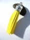 Pendentif pompon jaune clair 5.5 cm en suédine 