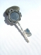 Pendentif breloque clef argenté coeurs support pour cabochon de 20 mm 