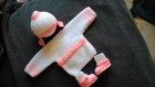 Brassière bébé bonnet et chaussons blanc et orange layette taille naissance 