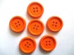 6 boutons en bois 23mm orange à 4 trous 