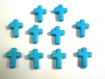 10 perles croix acrylique bleu 16x12x4 mm 