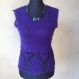 Débardeur tricote et crochete à la main violet fonce 
