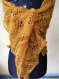 Châle doré tricote main 