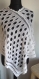 Poncho blanc tricote main en 70%acrylique 20%laine 10%mohair 