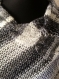 Poncho tricote main (blanc gris noir) 