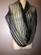 écharpe à torsades tricote main gris - noir