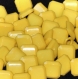 B56g2r / mercerie boutons plastique carré jaune 10mm vendus à l'unité 