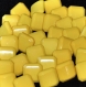 B56g3r / mercerie boutons plastique carré jaune 12mm vendus à l'unité 