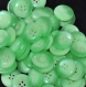 B53d2r / mercerie boutons plastique vert 22mm vendus à l'unité 