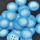 B49d1r / mercerie boutons plastique bleu et gris 17mm vendus à l'unité 