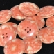 B46e1r / mercerie boutons plastique rose saumon à inclusions 18mm vendus à l'unité 