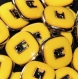 B40n2r / mercerie boutons carrés plastique jaune et argenté 13mm vendus à l'unité 