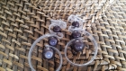 Boucles d'oreilles pendantes pvc transparent et perles magique noire 