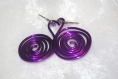 Boucles d'oreilles pendantes en fil aluminium torsadé violet 