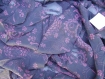 N°136-tissu en crepe mousseline noir imprime a motifs rouge 