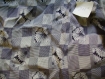 N°211-tissu en cpolyester crepe - motifs bleu marine et blanc 