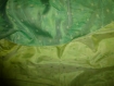 N°20-tissu en organza reversible double vert a motifs carres