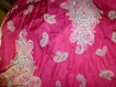 N°35-tissu en soie 100% couleur fushia a motifs