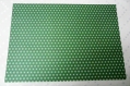 Papier scrapbooking - papier fantaisie - papier motif marguerites sur fond vert 