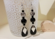 Boucles d'oreilles en pierres fines : agate noire facetté et quartz noir craquelé 