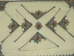 Napperon rectangulaire coton blanc cassé avec 6 serviette broderie marocaine 