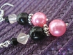 Boucles d'oreilles perles de verre noire/rose